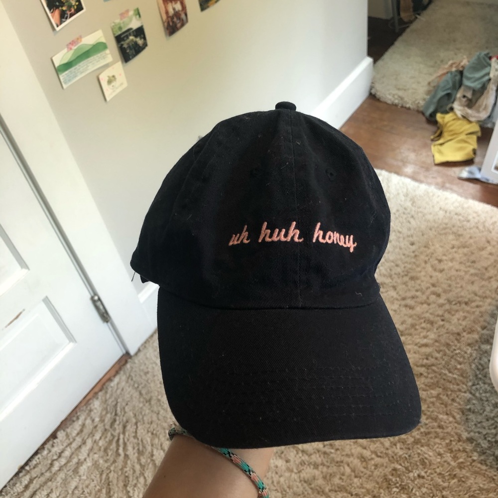 Brandy Melville “uh huh honey” baseball cap